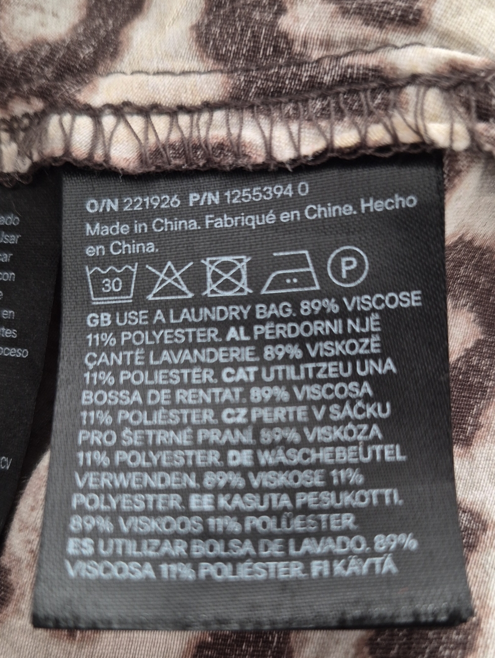 H&M shirt - Picture 8 of 8